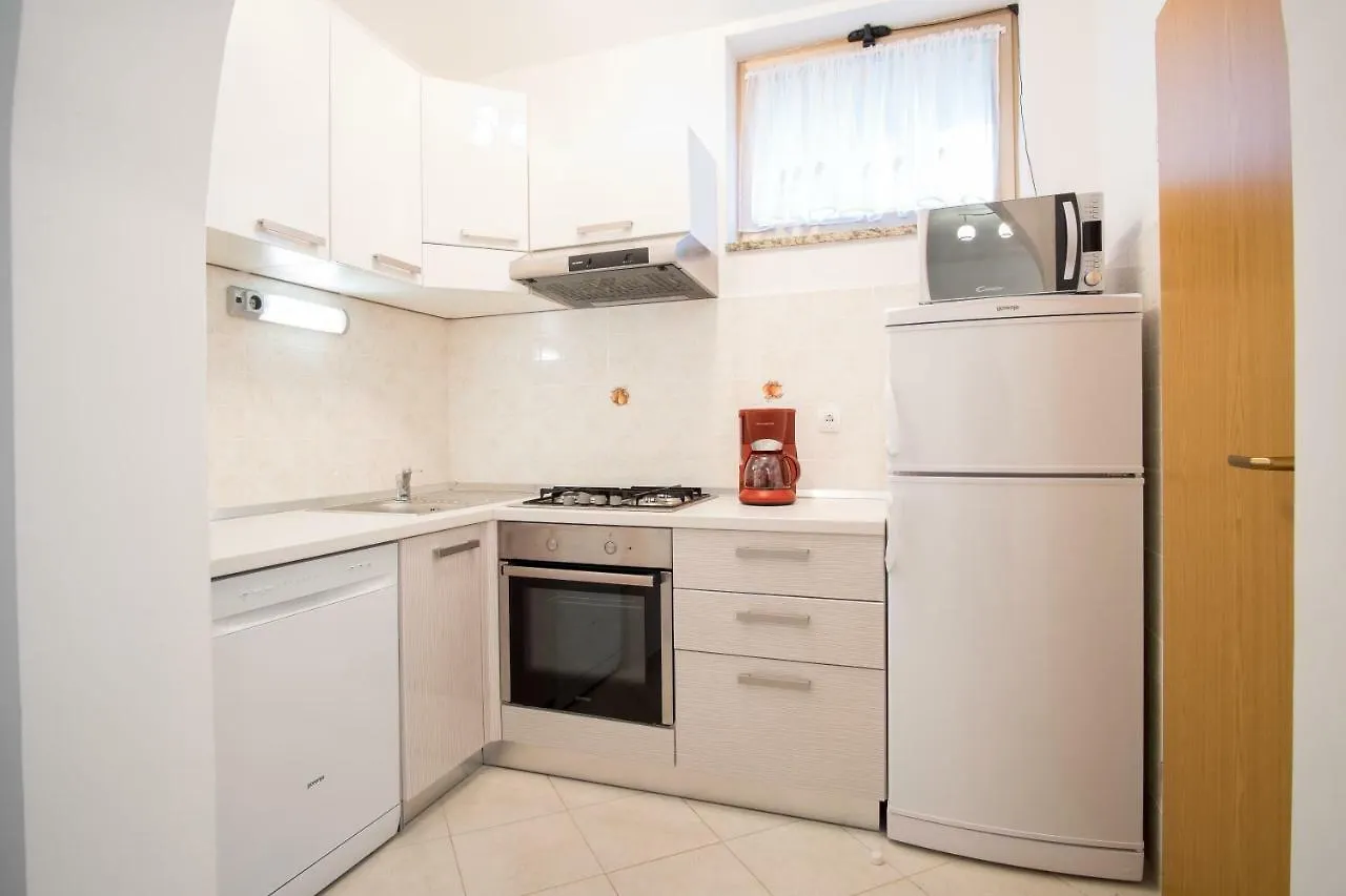 Apartment Dani Malinska