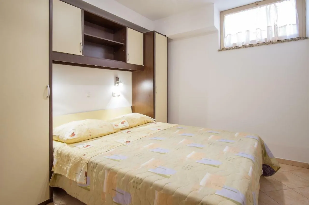 Apartment Dani Malinska